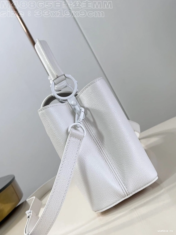 WIS MM-33*19*9CM LOUIS VUITTON CAPUCINES 0713